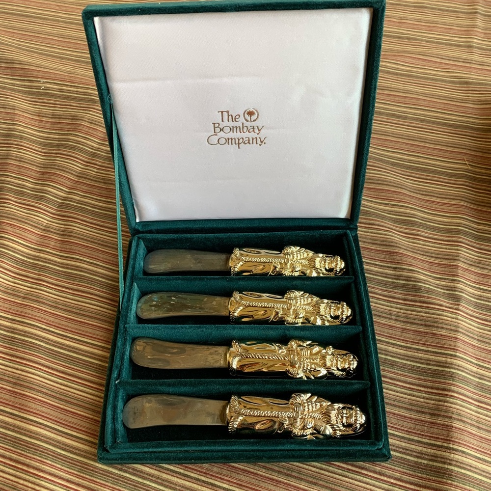 Green velvet box The Bombay Company GODINGER Santa spreader cheese knives